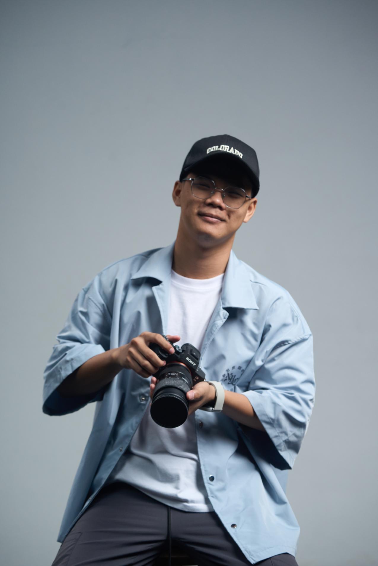 VA#5429, Multimedia Artist